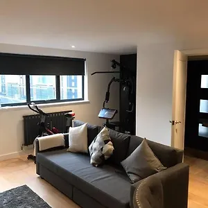 New Town House With *free Allocated Parking* Brighton